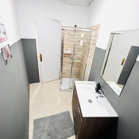 Apartment Spacious Flat In Lisbon, For Tourists *