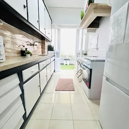 Spacious Flat In Lisbon, For Tourists Апартаменты Лиссабон